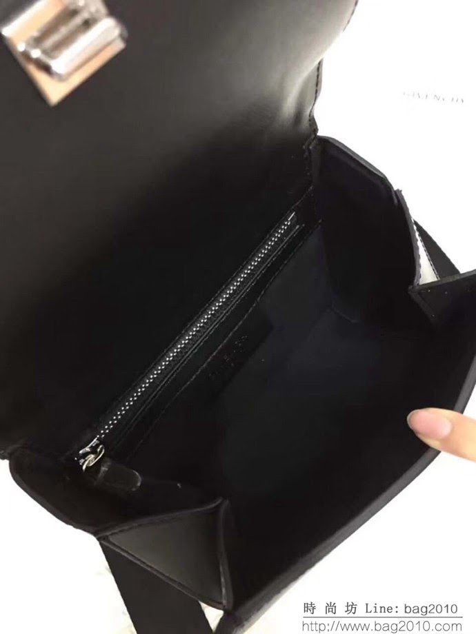 GlVENCHY紀梵希 2017春夏女裝系列 GIVENCHY Logo寬肩帶裝飾 黑色Pandora Box手袋 斜挎包 經典實用  tsg1122